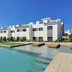Balcon De La Laguna, Ground Floor Apt, Stunning Garden, Pools - By Oyoostays Apartmán *