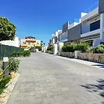Apartmán Balcon De La Laguna, Ground Floor Apt, Stunning Garden, Pools - By Oyoostays