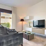 Balcon De La Laguna, Ground Floor Apt, Stunning Garden, Pools - By Oyoostays