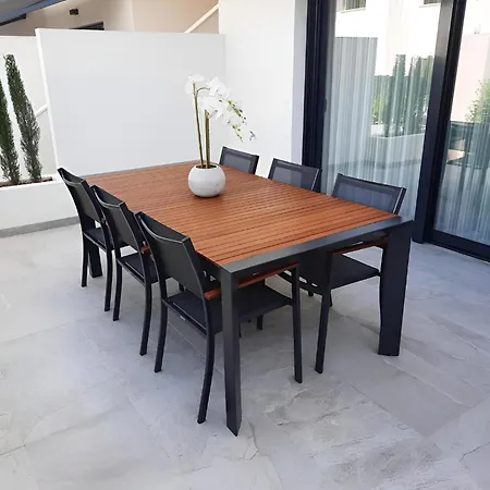 Apartman Balcon De La Laguna Ground Floor 3 Bedroom - By Oyoostays