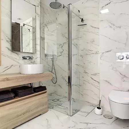 Balcon De La Laguna Ground Floor 3 Bedroom - By Oyoostays Apartman Torrevieja