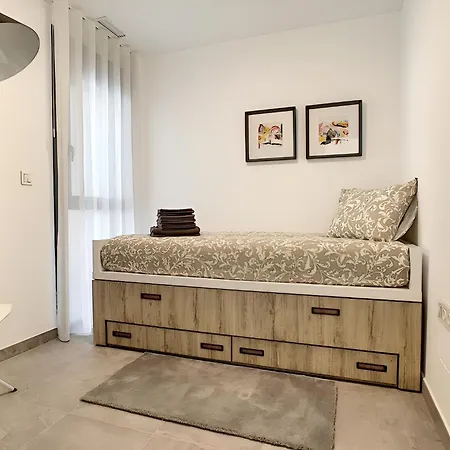 Апартаменты Balcon De La Laguna Ground Floor 3 Bedroom - By Oyoostays *