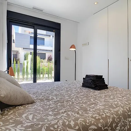 Apartman Balcon De La Laguna Ground Floor 3 Bedroom - By Oyoostays Torrevieja