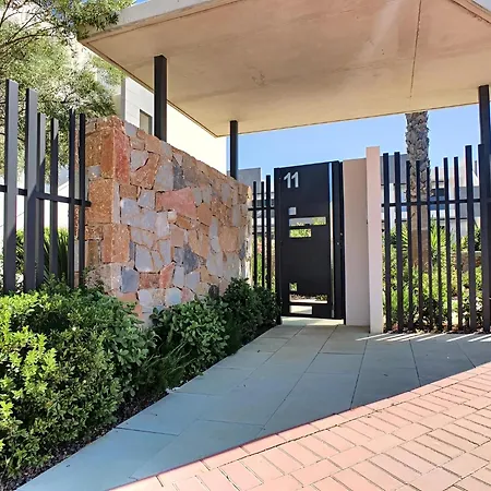 Balcon De La Laguna Ground Floor 3 Bedroom - By Oyoostays *