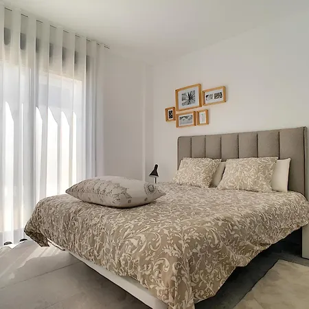 Balcon De La Laguna Ground Floor 3 Bedroom - By Oyoostays