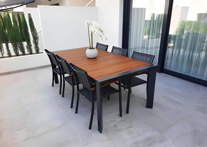 Lägenhet Balcon De La Laguna, Ground Floor Apt, Stunning Garden, Pools - By Oyoostays