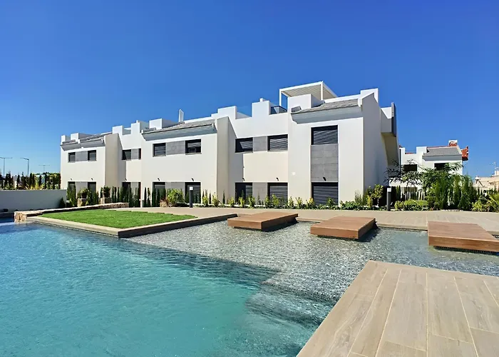 Balcon De La Laguna, Ground Floor Apt, Stunning Garden, Pools - By Oyoostays Lägenhet *