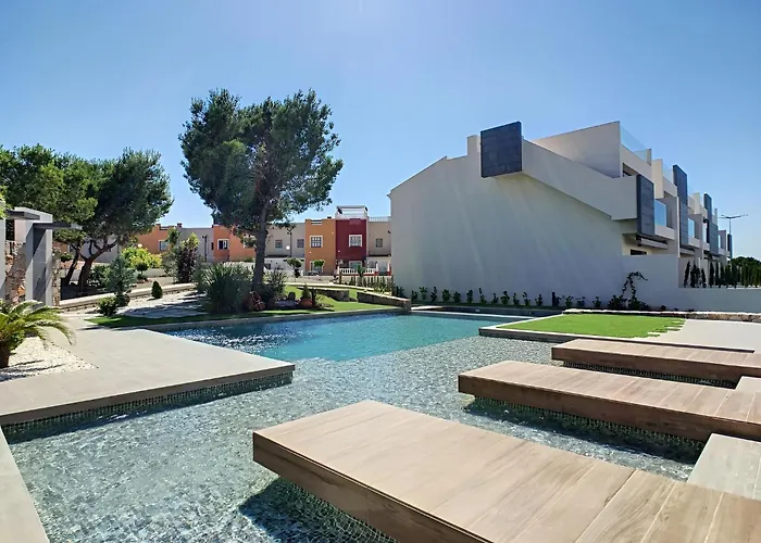 Lägenhet Balcon De La Laguna, Ground Floor Apt, Stunning Garden, Pools - By Oyoostays Torrevieja