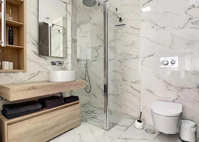 Balcon De La Laguna, Ground Floor Apt, Stunning Garden, Pools - By Oyoostays Lägenhet Torrevieja