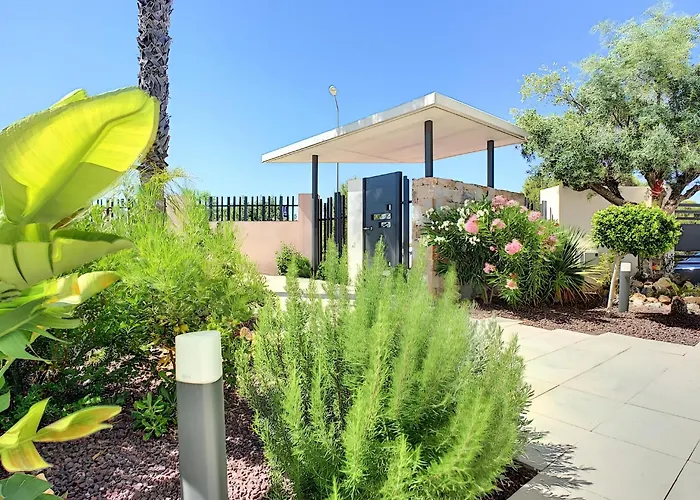 Lägenhet Balcon De La Laguna, Ground Floor Apt, Stunning Garden, Pools - By Oyoostays