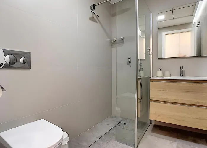 Balcon De La Laguna, Ground Floor Apt, Stunning Garden, Pools - By Oyoostays *