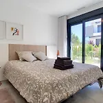 Balcon De La Laguna, Ground Floor Apt, Stunning Garden, Pools - By Oyoostays * Торевьиа