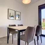 Balcon De La Laguna, Ground Floor Apt, Stunning Garden, Pools - By Oyoostays