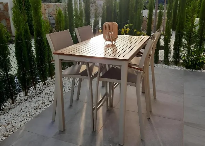 Balcon De La Laguna, Ground Floor Apt, Stunning Garden, Pools - By Oyoostays *