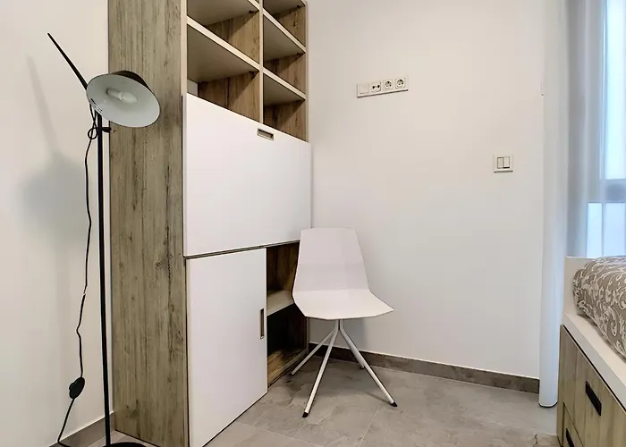 Balcon De La Laguna, Ground Floor Apt, Stunning Garden, Pools - By Oyoostays Torrevieja